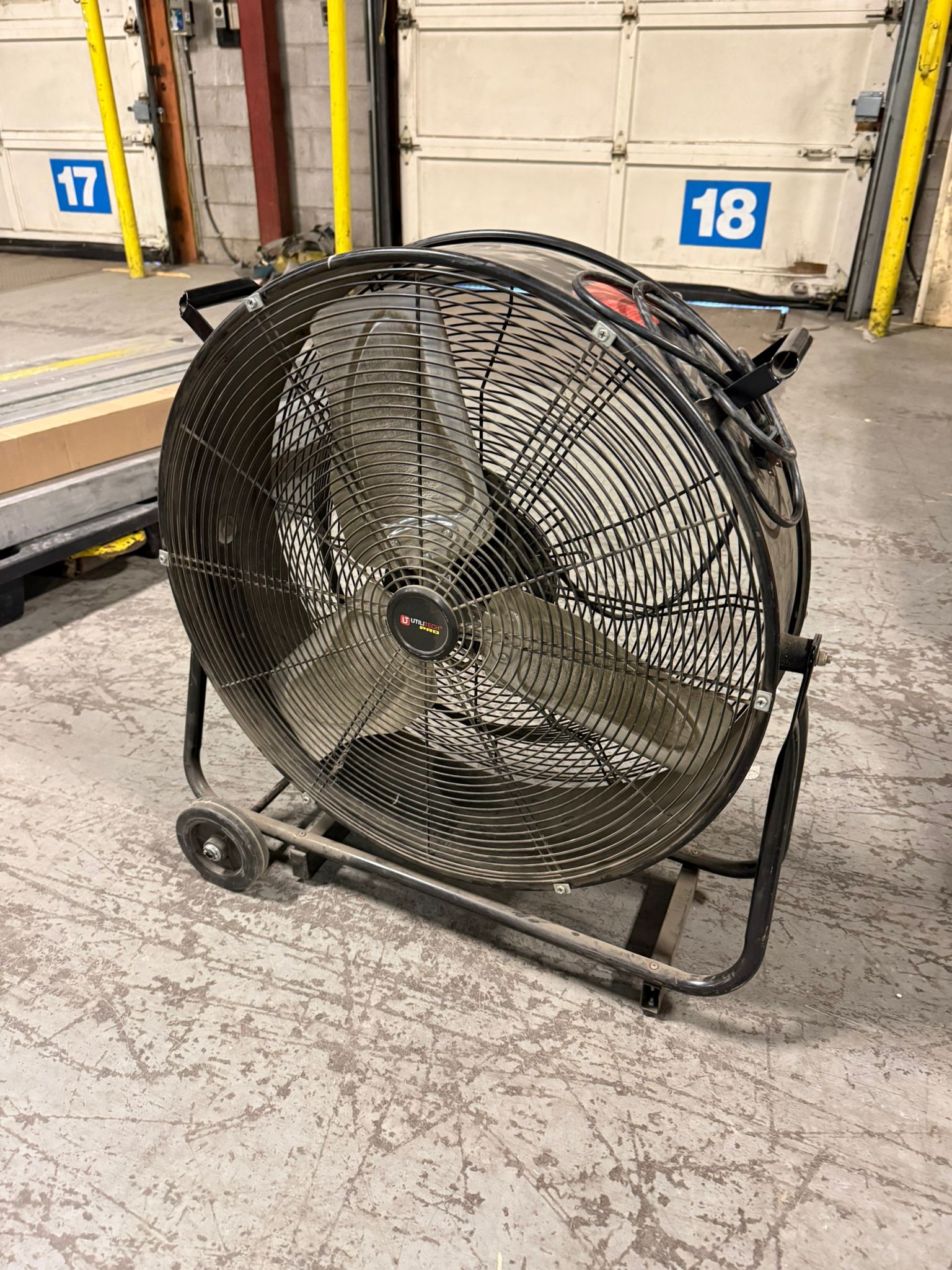 Utilitech Pro 26" High Velocity Drum Fan – Industrial Warehouse Fan